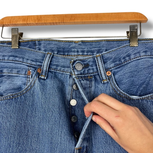 Levi’s 501 Original Fit Button Fly Jeans Medium Stonewash 31x30 Cotton 005010193 - Picture 6 of 12